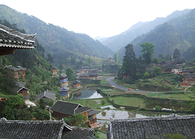 乌利生态旅游古寨