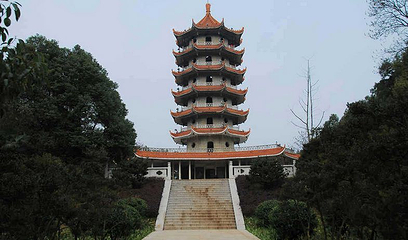 孤峰塔第 4 张图片