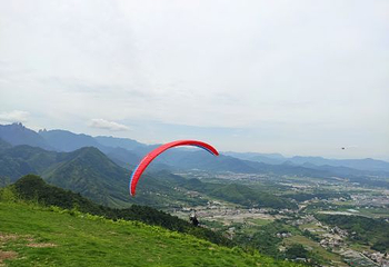 九华山国际滑翔伞飞行基地第 5 张图片