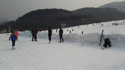 济南卧虎山国际滑雪场第 19 张图片