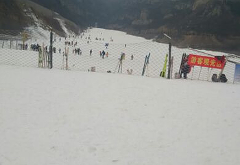 世际园滑雪场第 25 张图片