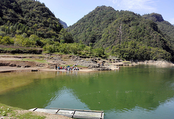 灵龙峡大拐弯生态旅游区第 12 张图片