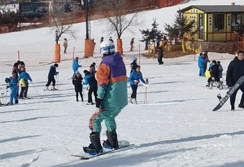 北京军都山滑雪场第 32 张图片