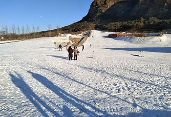 龙山滑雪场第 4 张图片