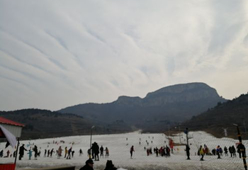 济南卧虎山国际滑雪场第 14 张图片
