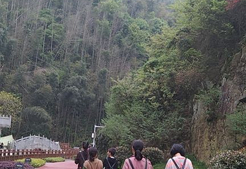 月亮湾山体公园第 3 张图片