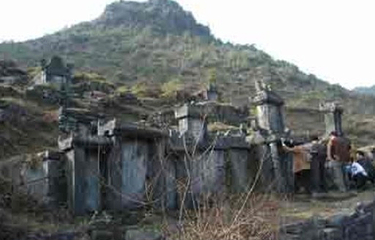 蟹钳形山古墓第 2 张图片
