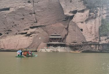 龙虎山橡皮艇漂流第 1 张图片