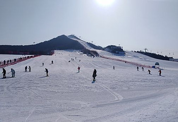莲花山滑雪场第 31 张图片