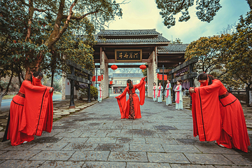 洪崖丹井景区第 32 张图片