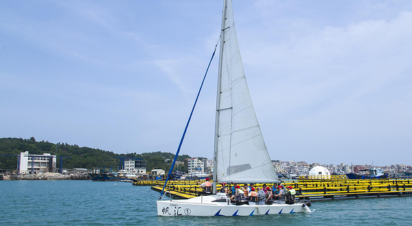 海上田园帆船出海