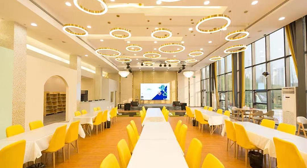 青春派轰趴创意会议中心