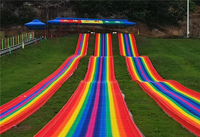 大湾彩虹滑梯