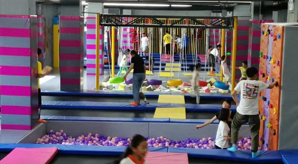 新泰海贝乐蹦床公园