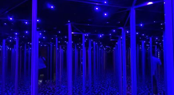 谜光之城布景摄影体验馆