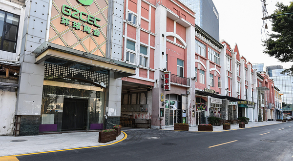 白鹅潭风情酒吧街