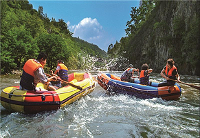 红旗河漂流风景区