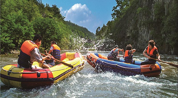 红旗河漂流风景区