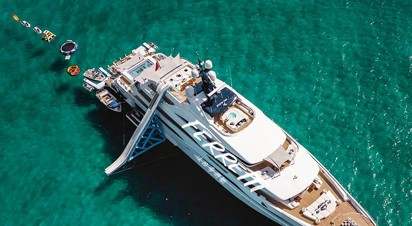 法拉帝游艇俱乐部