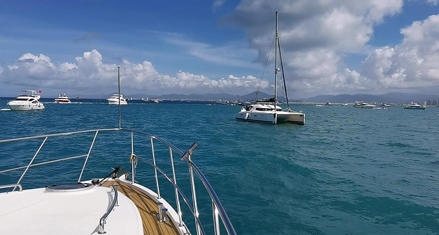 铭风游艇俱乐部（石梅湾店）