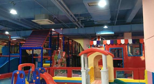 北国奥特莱斯玛格丽特皇家运动成长馆