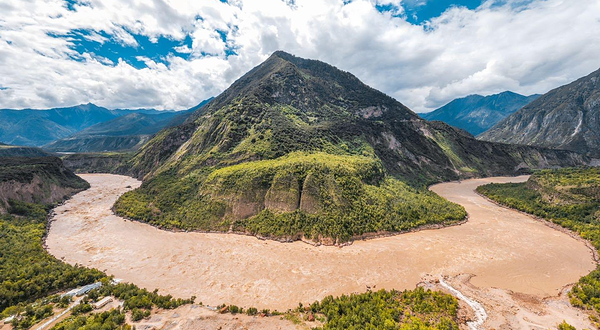 帕隆藏布大峡谷