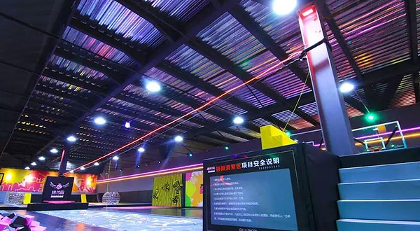 挑战者蹦床主题公园