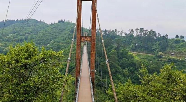 卧云悬索桥