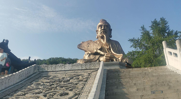 老子神像