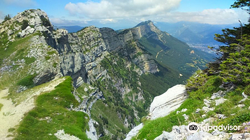 巍高地区自然公园